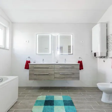 וילה Comfortable In *