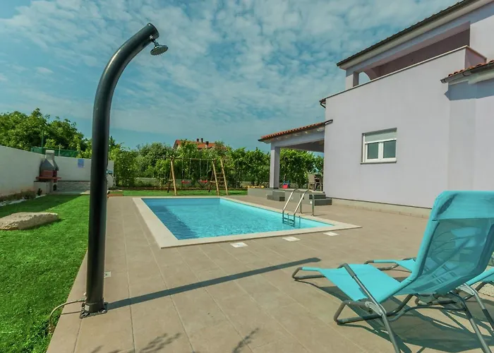 Comfortable In Villa Pula