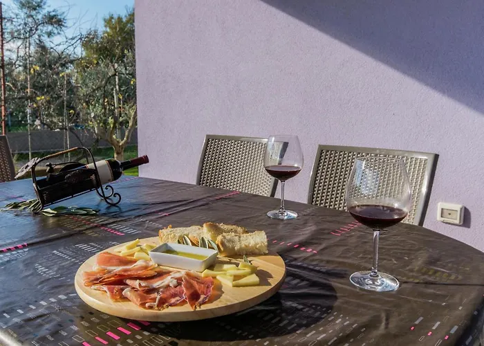 Comfortable In * Pula