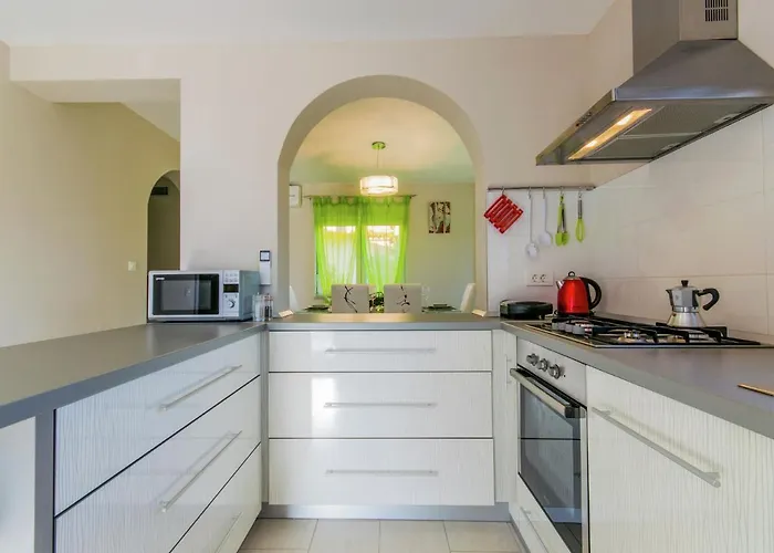 Villa Comfortable In Pula