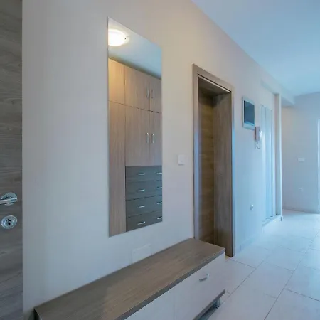 Comfortable In * Pula