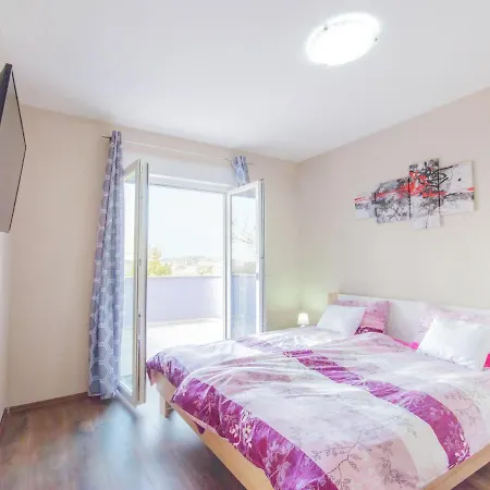 Comfortable In Villa Pula